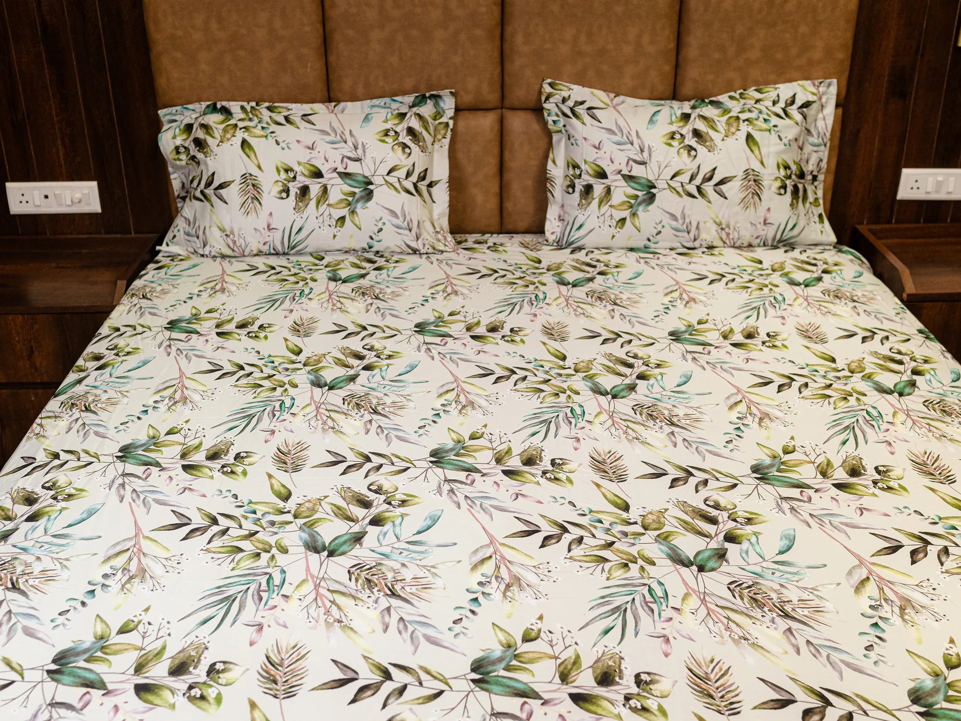 Cadence greyish green luxury abstract bedding in premium cotton with 500 TC