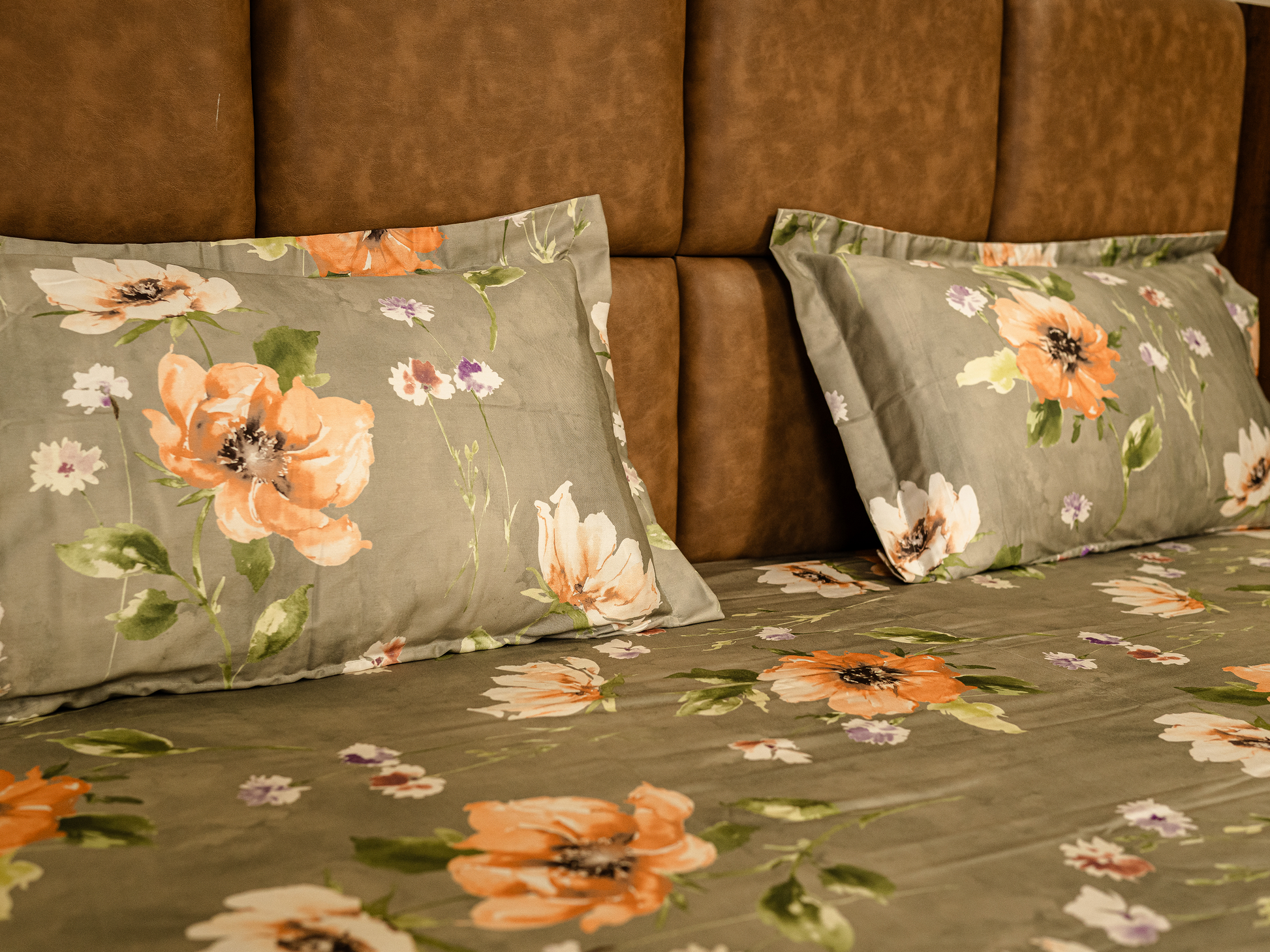 Muse greyish green luxury abstract bedding in premium cotton with 500 TC