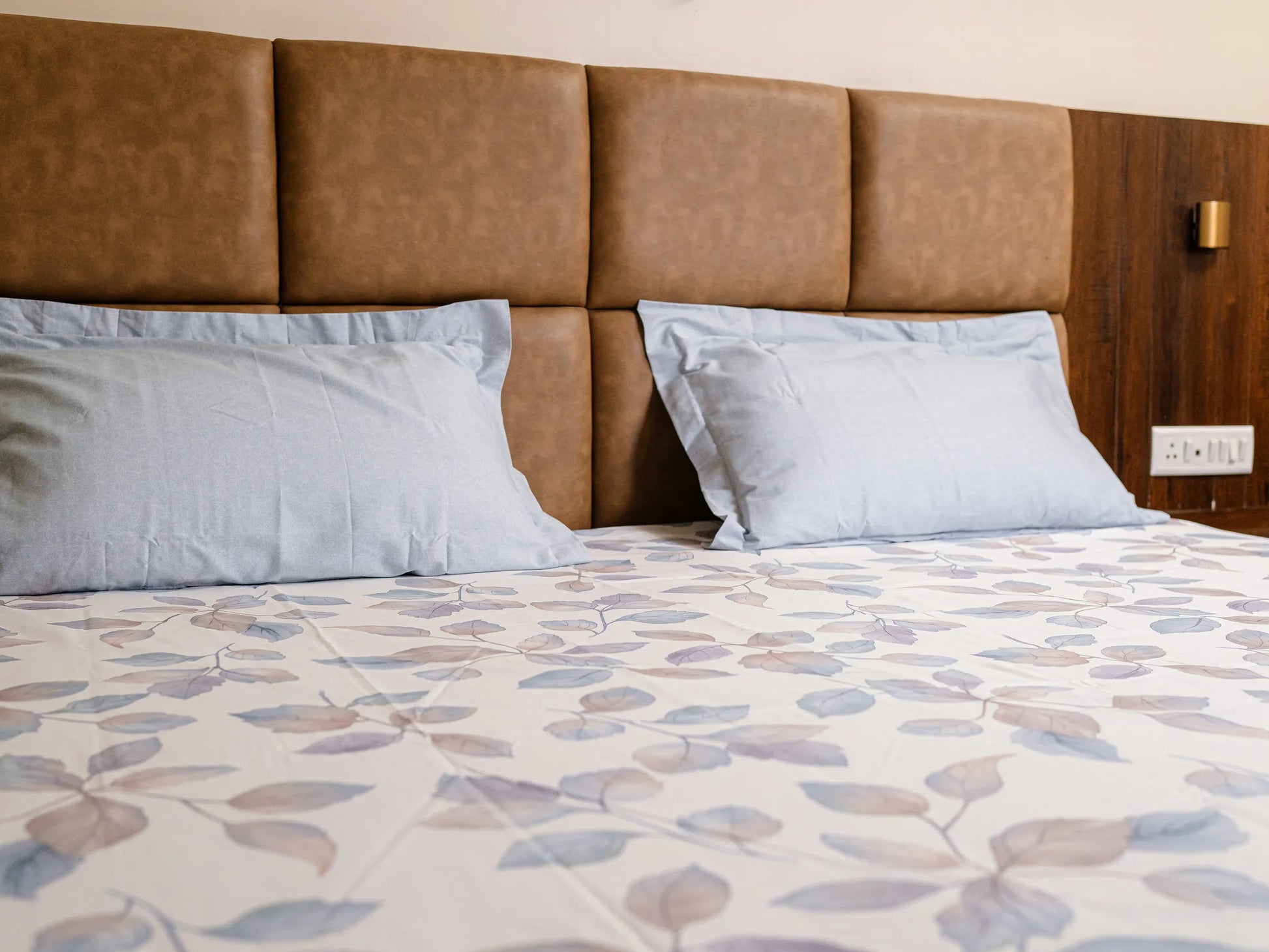 Tapestry powder blue luxury abstract bedding in premium cotton with 500 TC.