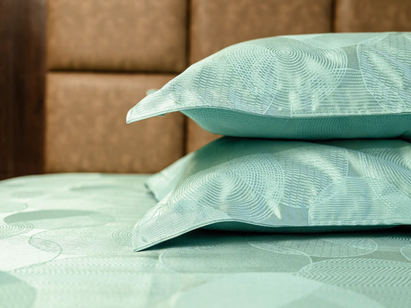 Luxury sea green 1000 thread count organic cotton bedsheet set with matching pillow covers for super king size bed